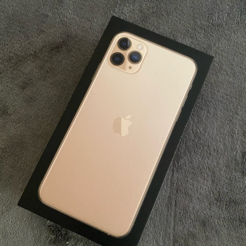 Box , iPhone 11 max